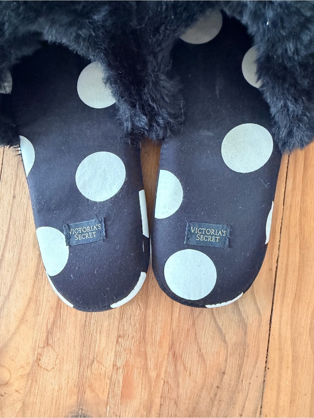 Victoria’s Secret Black & White Polka Dot Fur Slide Slippers - Picture 2 of 3